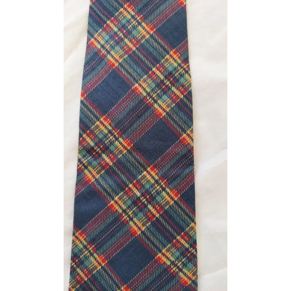 Tommy Hilfiger Plaid 100% Italian Silk with Lion Crest Standard Tie Green Lining